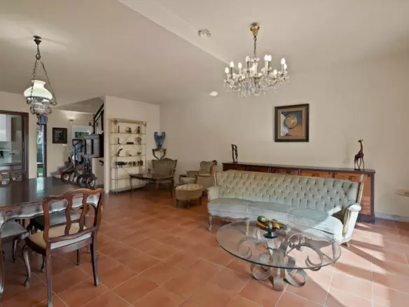 4-bedroom Town House In Estepona, Spain (235 M²)