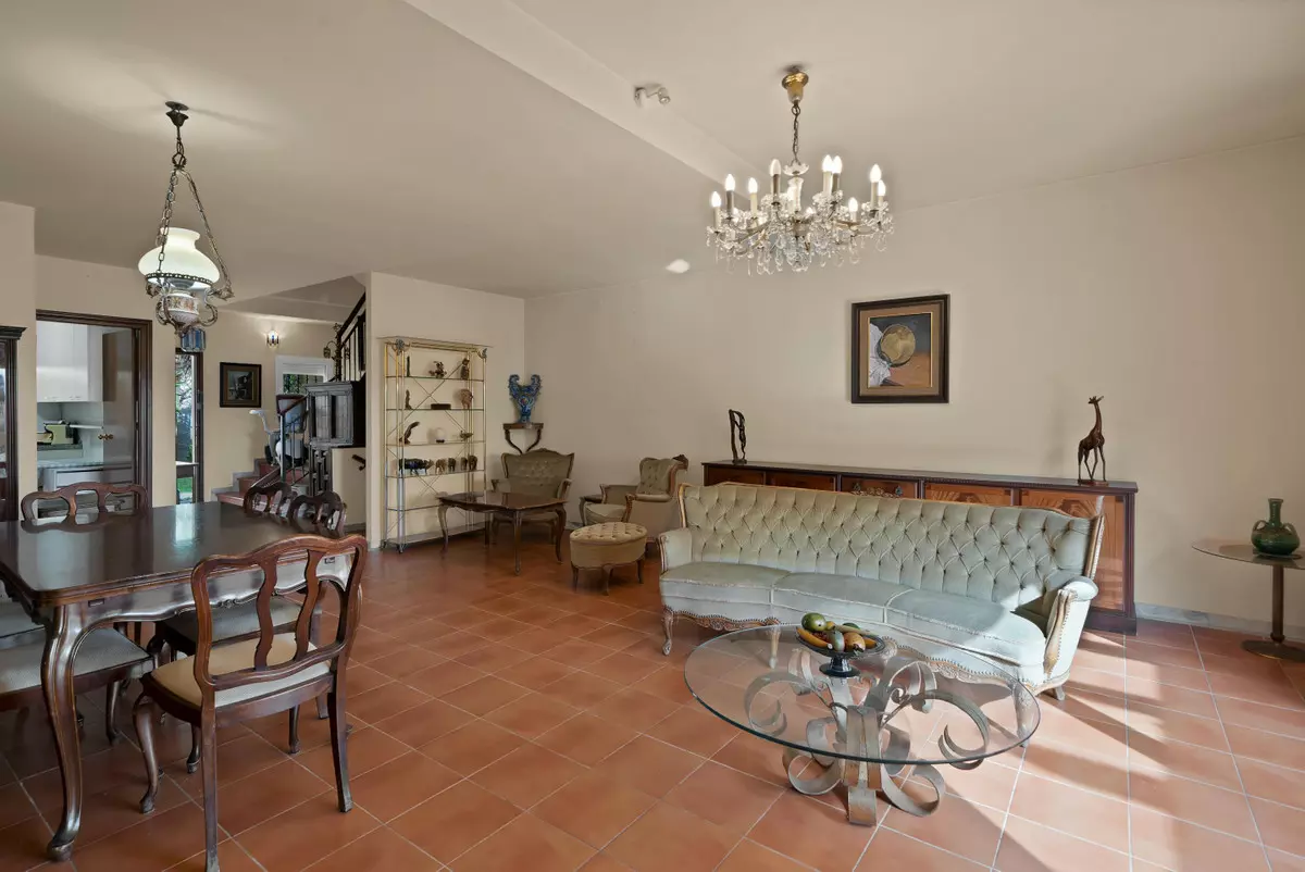 4-bedroom Town House In Estepona, Spain (235 M²)
