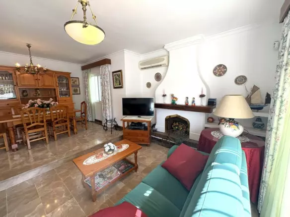 4-bedroom Villa In Alhaurín De La Torre, Spain (173 M²)