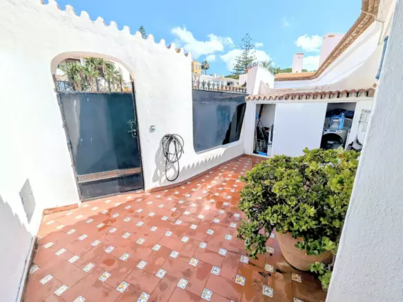 2-bedroom Apartment In Marbella, Spain (100 M²)