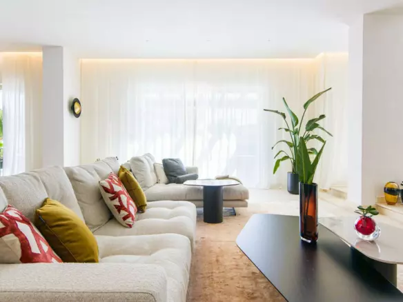 5-bedroom Villa In Marbella, Spain (390 M²)
