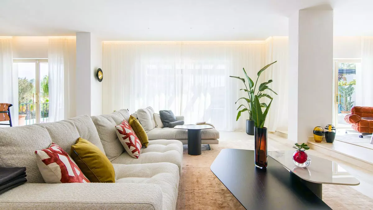 5-bedroom Villa In Marbella, Spain (390 M²)