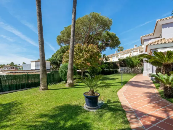 3-bedroom Villa In Estepona, Spain (210 M²)