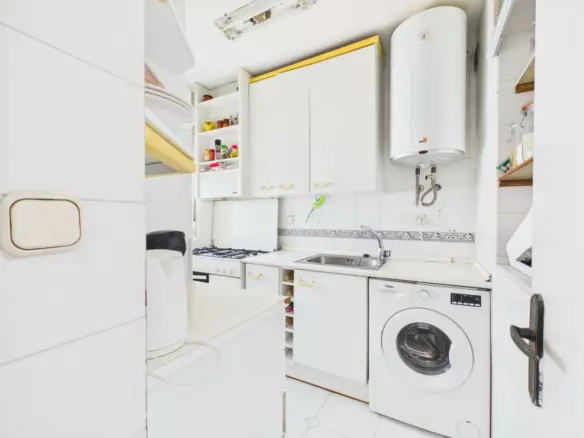 3-bedroom Apartment In Estepona, Spain (82 M²)