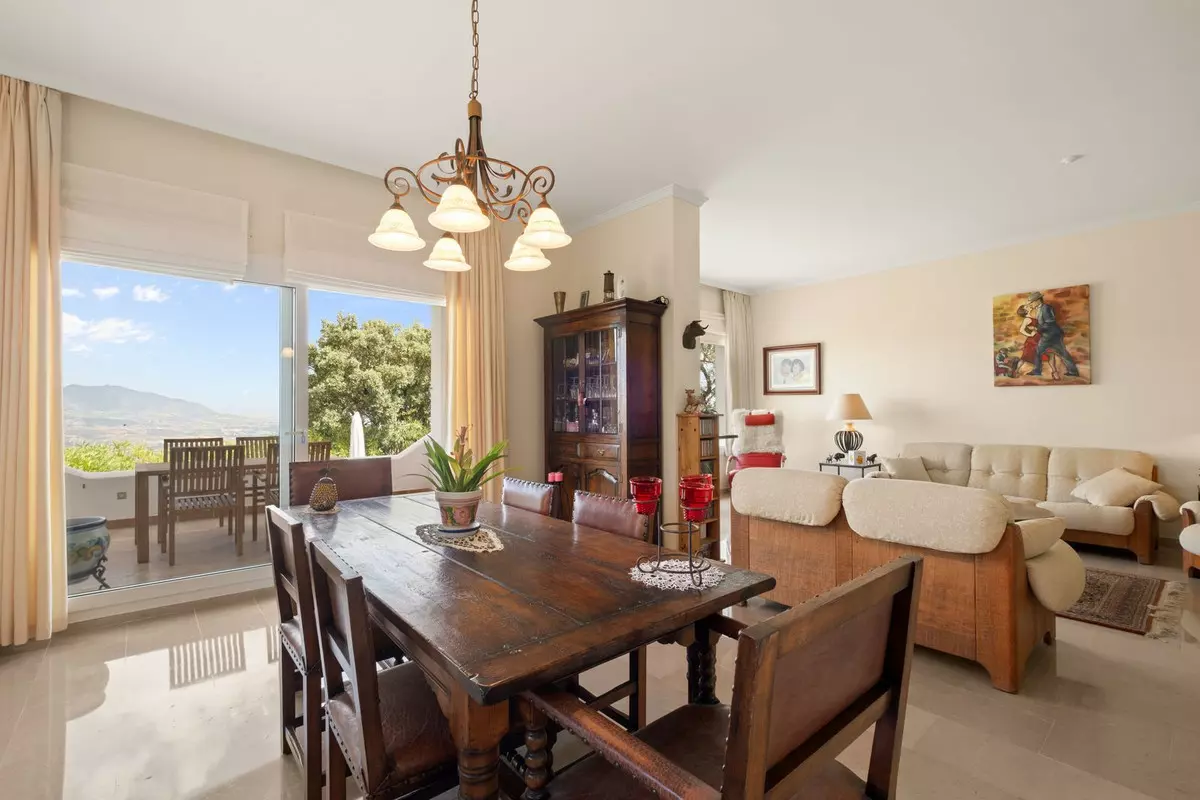 2-bedroom Apartment In Marbella, Spain (125 M²)