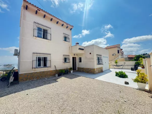 5-bedroom Villa In San Miguel De Salinas, Spain (163 M²)