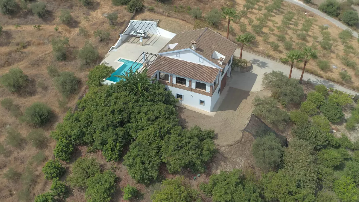 5-bedroom Villa In Coín, Spain (450 M²)