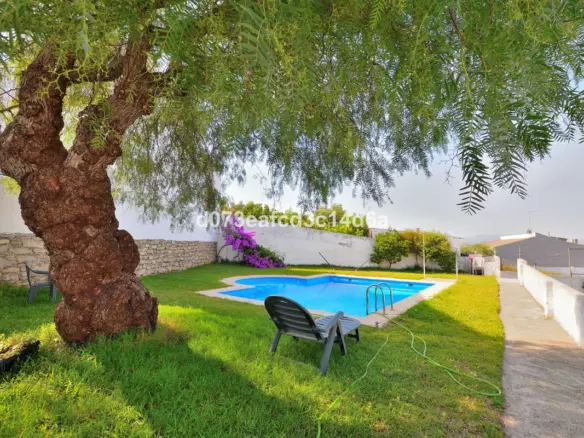 3-bedroom Town House In Málaga, Spain (144 M²)