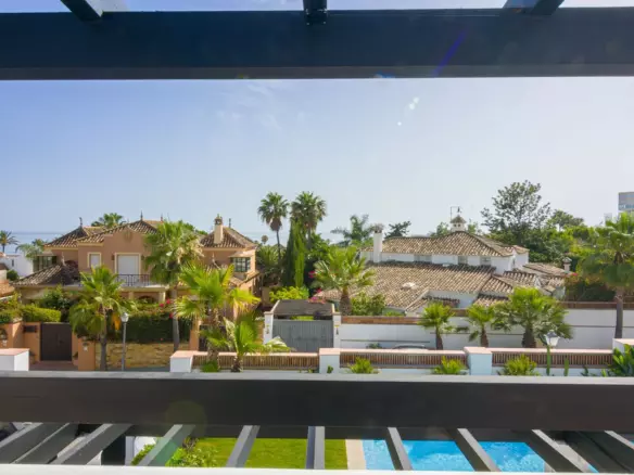 5-bedroom Villa In Marbella, Spain (390 M²)