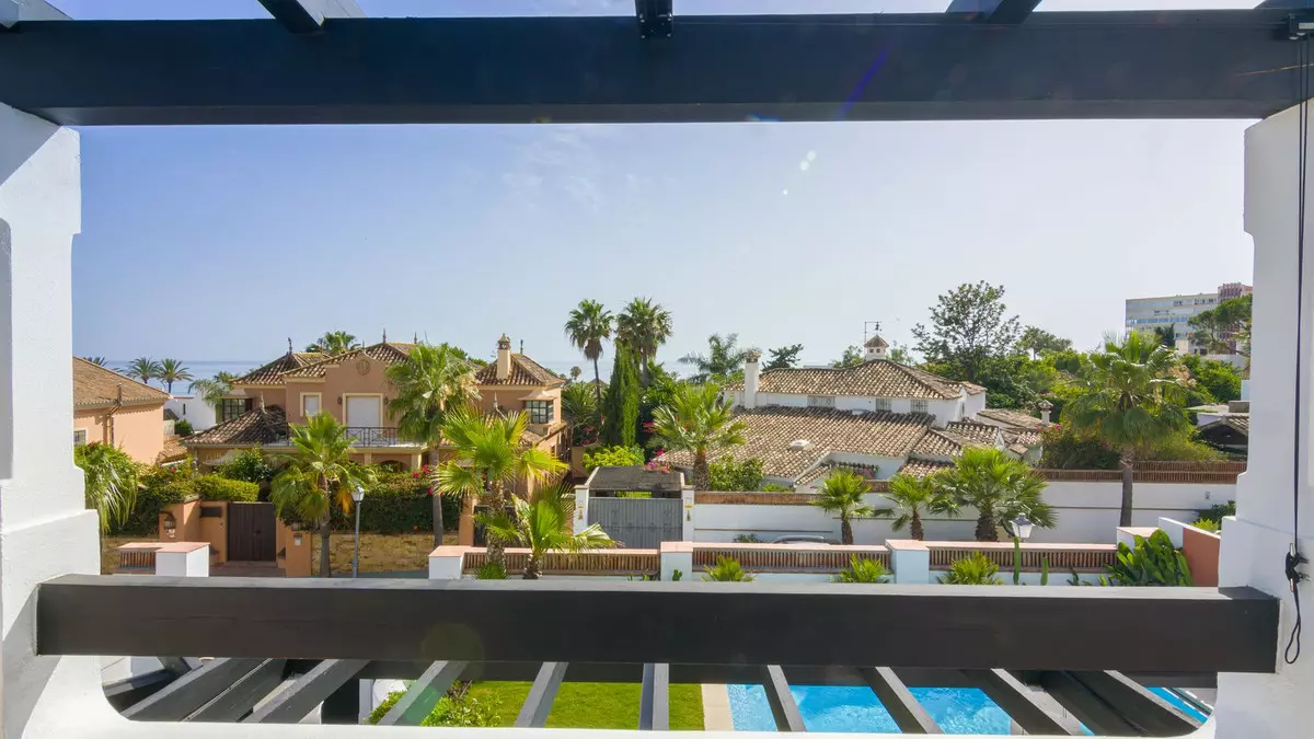 5-bedroom Villa In Marbella, Spain (390 M²)