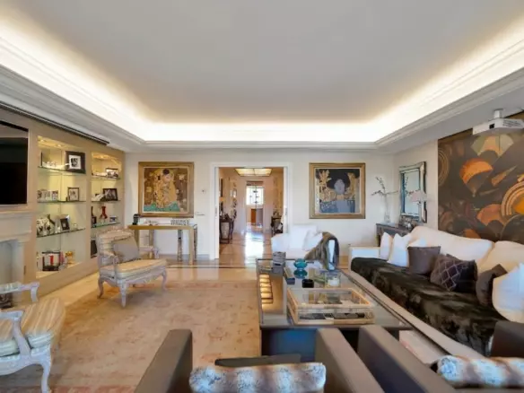 3-bedroom Apartment In Marbella, Spain (289 M²)