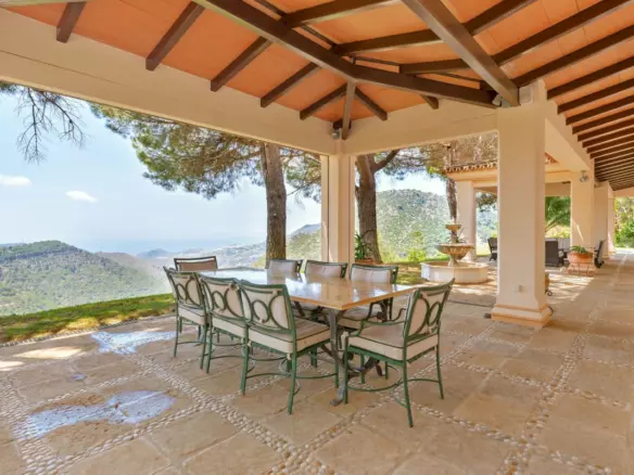 9-bedroom Villa In Ojen, Spain (1.688 M²)