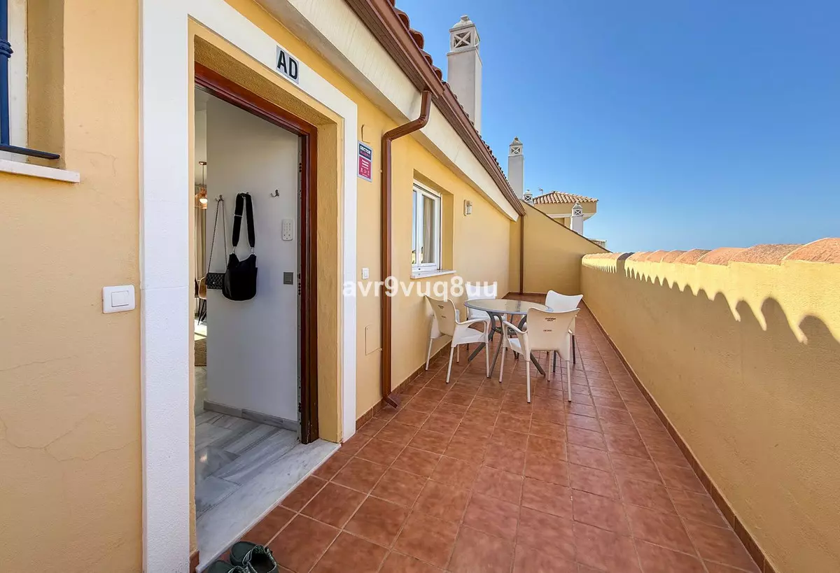 2-bedroom Apartment In Fuengirola, Spain (85 M²)