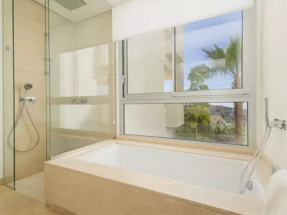 4-bedroom Apartment In Benahavis, Spain (238 M²)