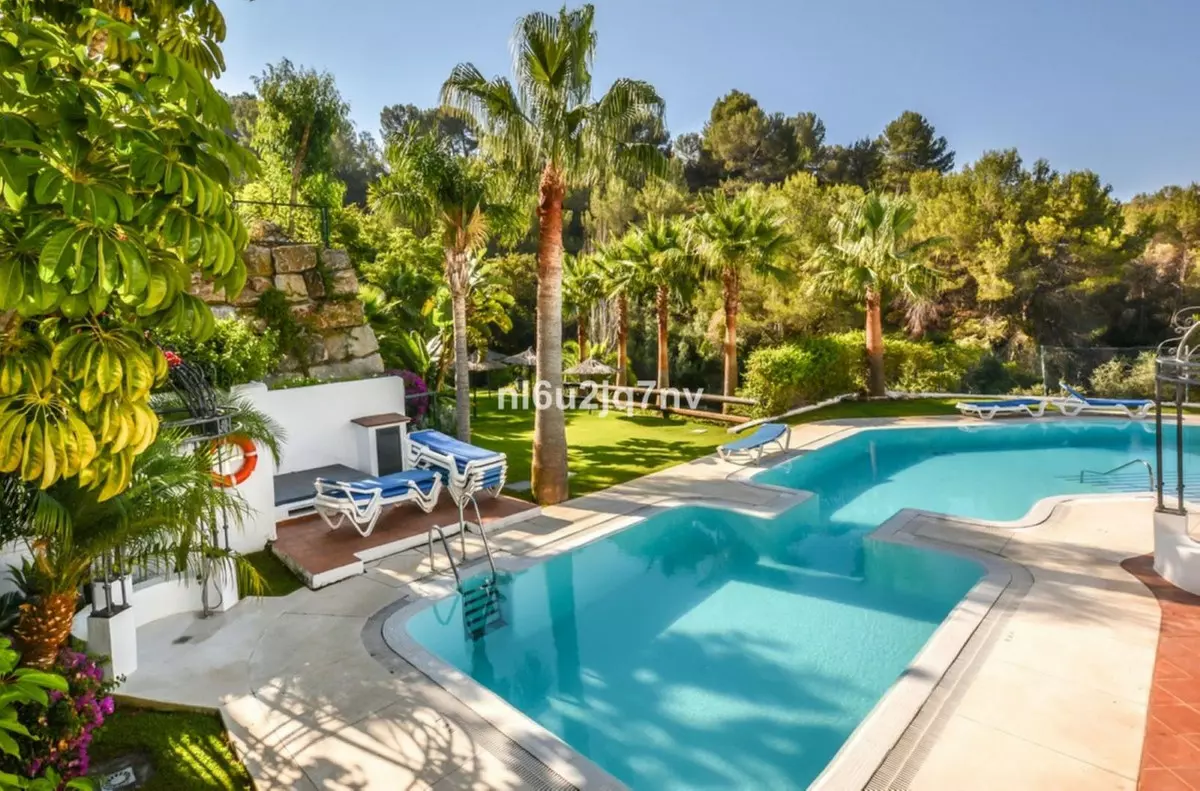 3-bedroom Villa In Istan, Spain (144 M²)