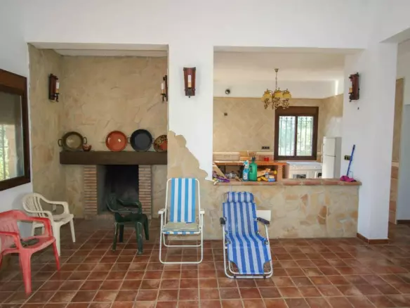 3-bedroom Villa In Pizarra, Spain (123 M²)