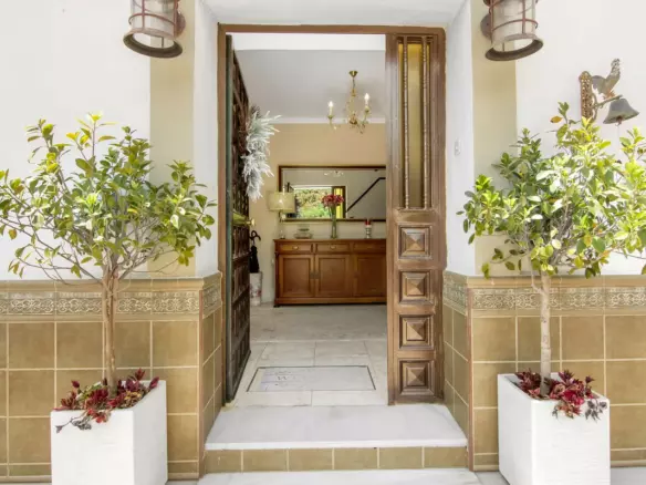 6-bedroom Country House In Canillas De Albaida, Spain (947 M²)