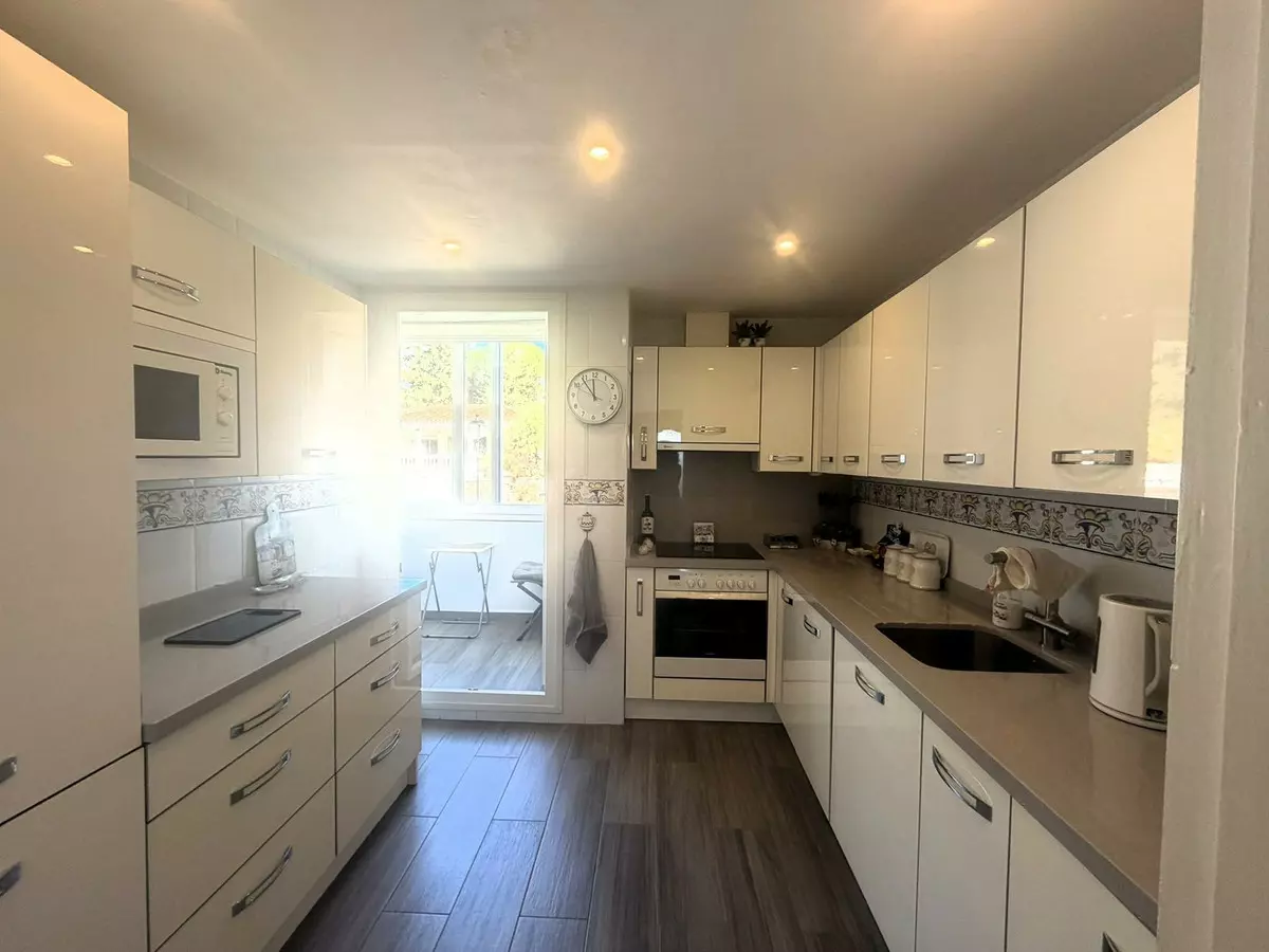 3-bedroom Apartment In Estepona, Spain (115 M²)