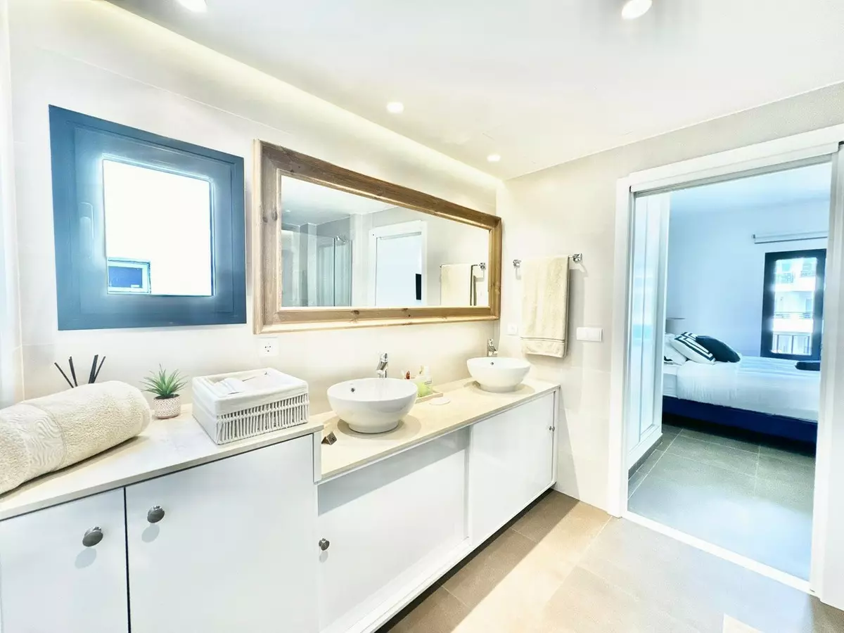 3-bedroom Apartment In Marbella, Spain (163 M²)