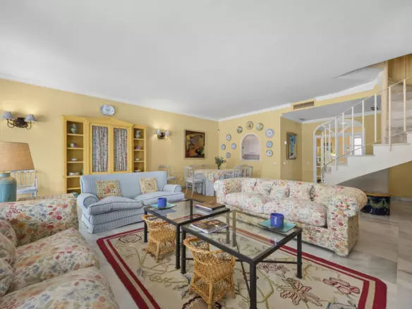 5-bedroom Town House In Benahavis, Spain (195 M²)