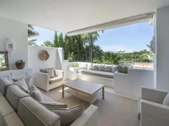 3-bedroom Apartment In Marbella, Spain (250 M²)