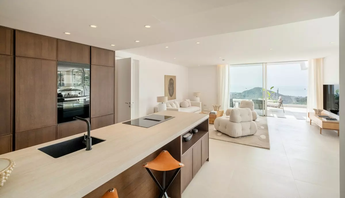3-bedroom Apartment In Ojen, Spain (267 M²)