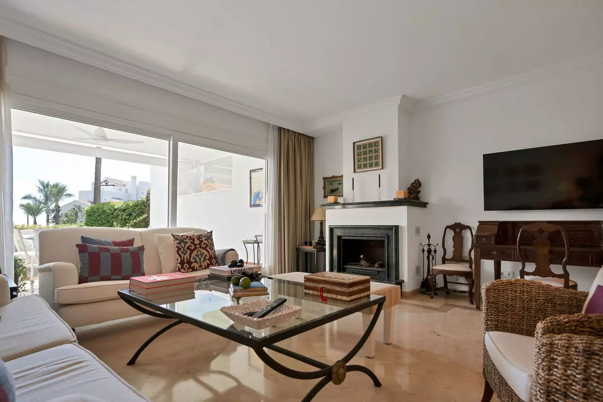 3-bedroom Apartment In Marbella, Spain (212 M²)