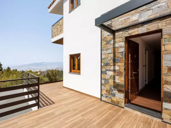 4-bedroom Villa In Málaga, Spain (200 M²)