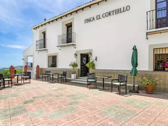 6-bedroom Country House In Canillas De Albaida, Spain (947 M²)