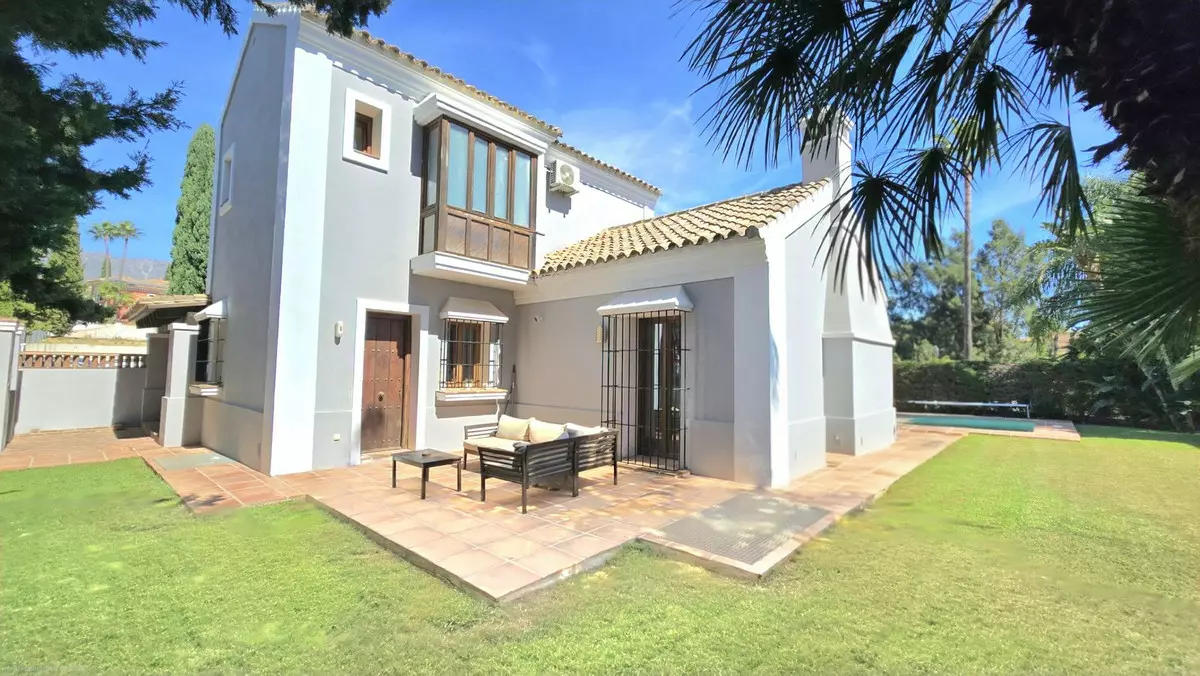 7-bedroom Villa In Mijas, Spain (290 M²)