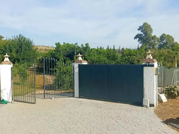 3-bedroom Country House In Coín, Spain (100 M²)