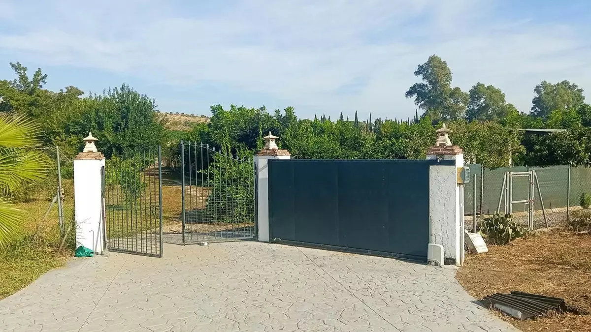 3-bedroom Country House In Coín, Spain (100 M²)