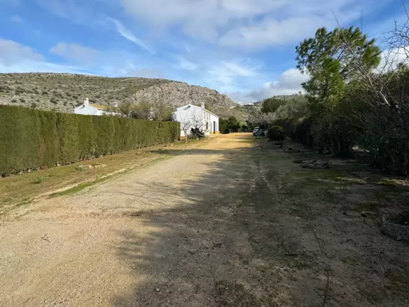 10-bedroom Country House In Teba, Spain (1.170 M²)