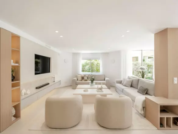 4-bedroom Town House In Benahavis, Spain (350 M²)