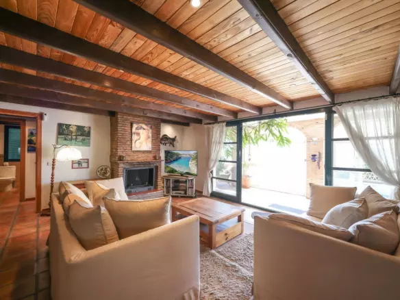 3-bedroom Villa In Guaro, Spain (222 M²)