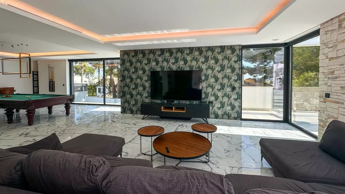 4-bedroom Villa In Orihuela, Spain (527 M²)