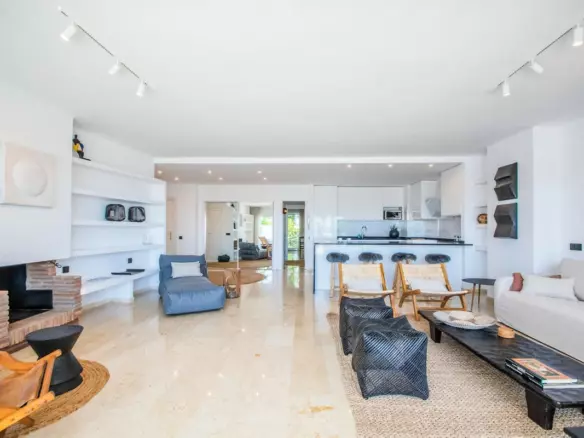 2-bedroom Apartment In Marbella, Spain (170 M²)