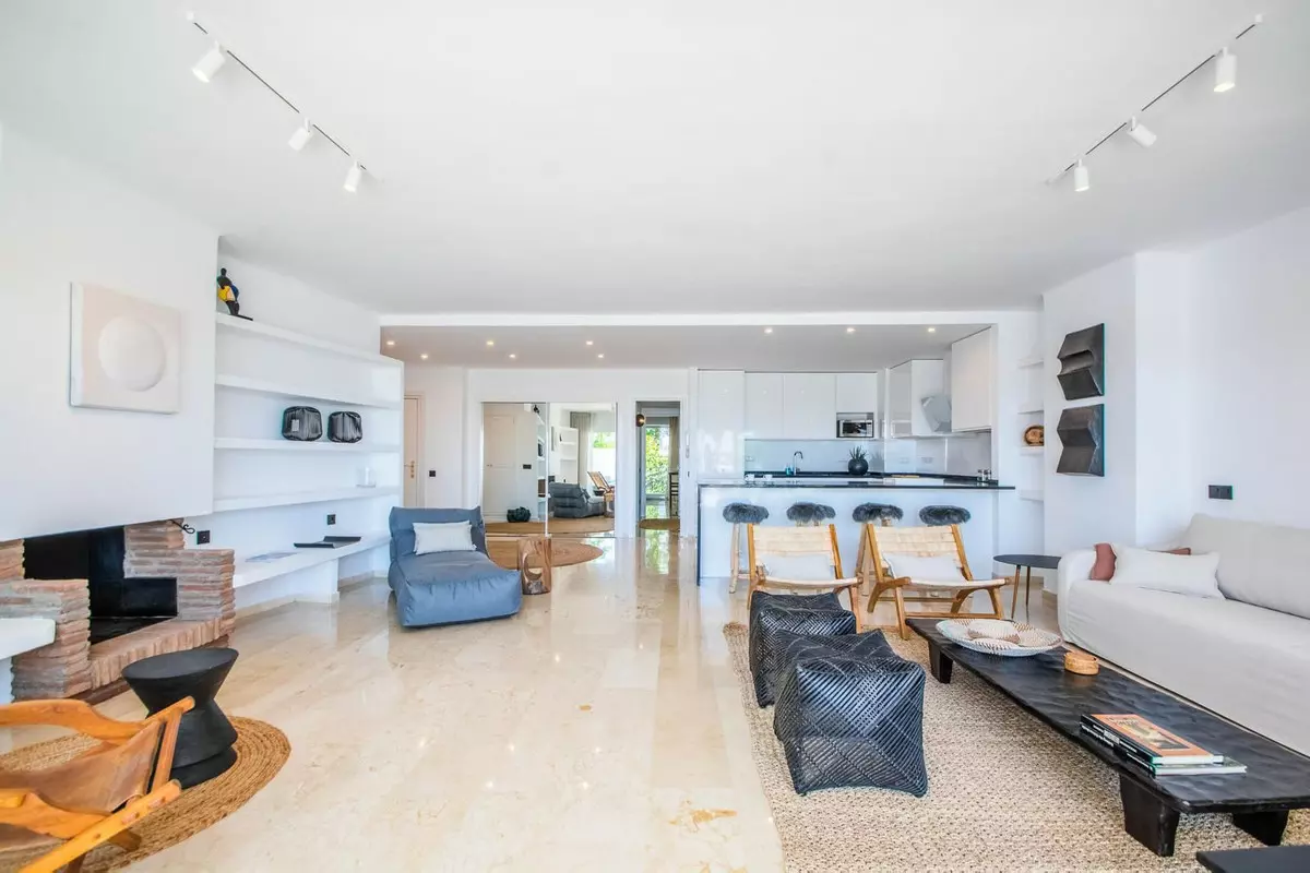 2-bedroom Apartment In Marbella, Spain (170 M²)
