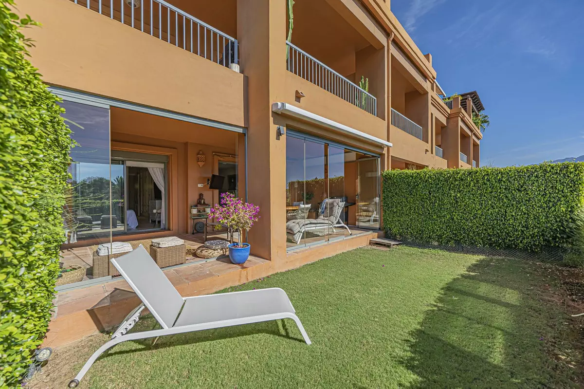 2-bedroom Apartment In Estepona, Spain (98 M²)