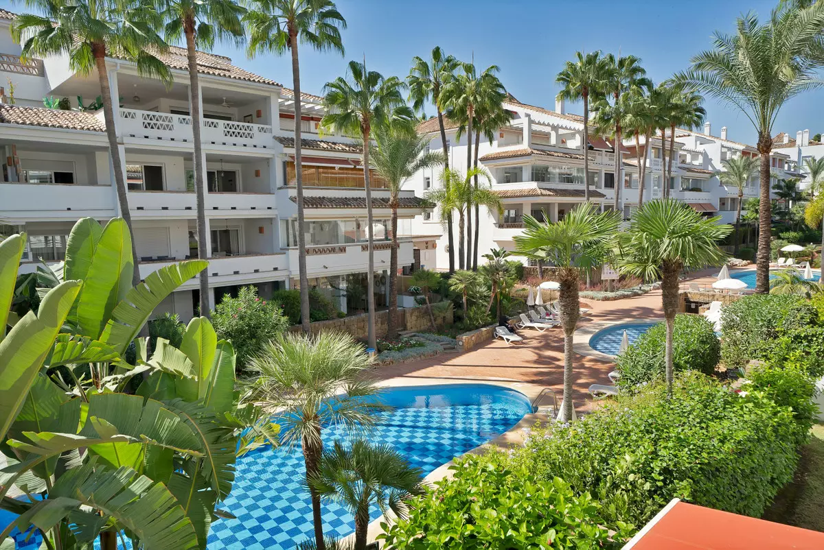 2-bedroom Apartment In Marbella, Spain (121 M²)