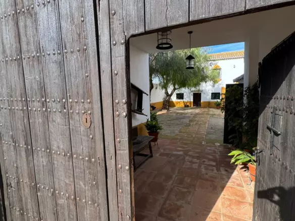 10-bedroom Country House In Teba, Spain (1.170 M²)