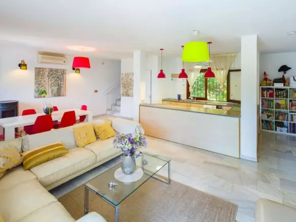 4-bedroom Villa In Marbella, Spain (270 M²)