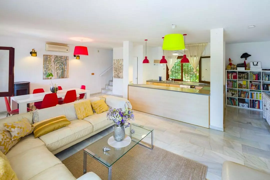 4-bedroom Villa In Marbella, Spain (270 M²)