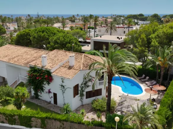 4-bedroom Villa In Orihuela, Spain (300 M²)