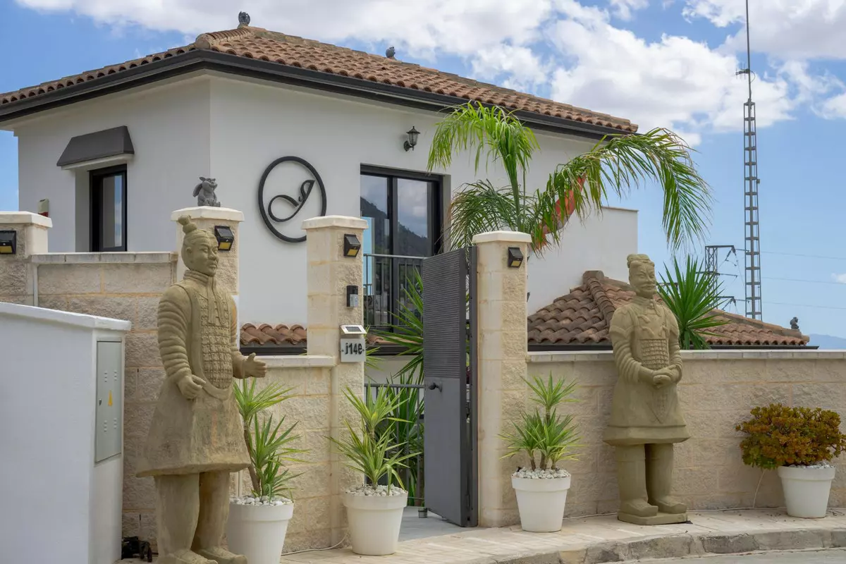3-bedroom Villa In Casarabonela, Spain (232 M²)