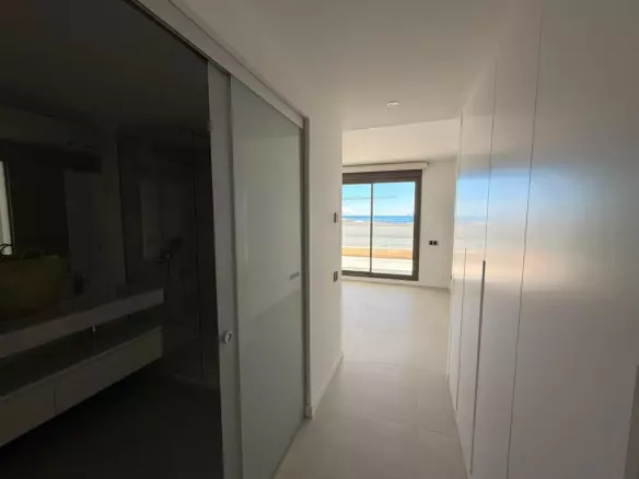 3-bedroom Apartment In Estepona, Spain (175 M²)