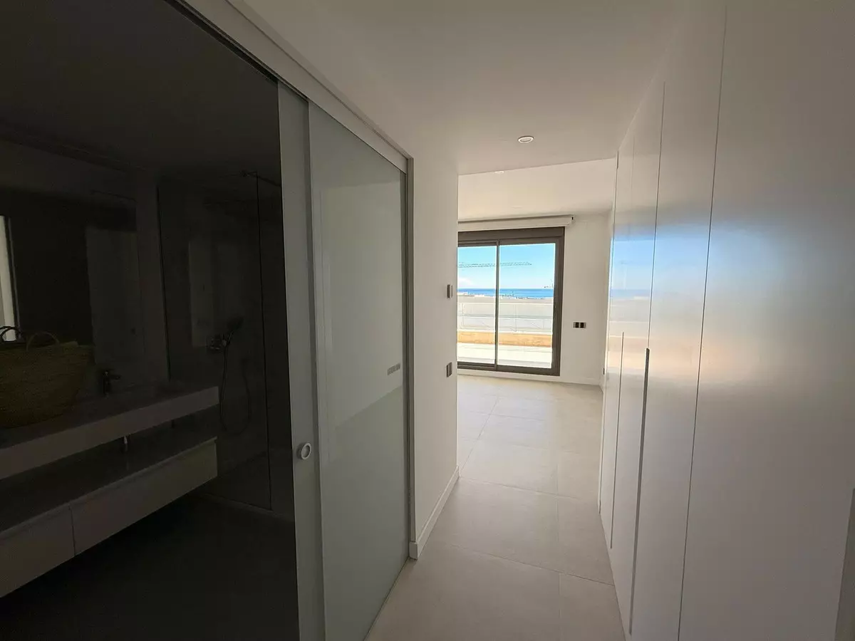 3-bedroom Apartment In Estepona, Spain (175 M²)