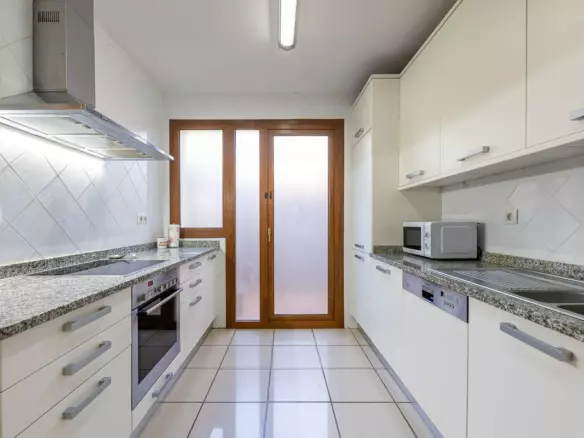 3-bedroom Town House In Estepona, Spain (186 M²)