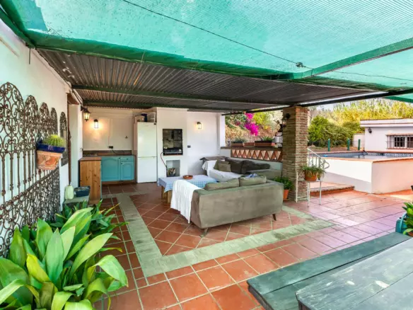 3-bedroom Country House In Coín, Spain (189 M²)