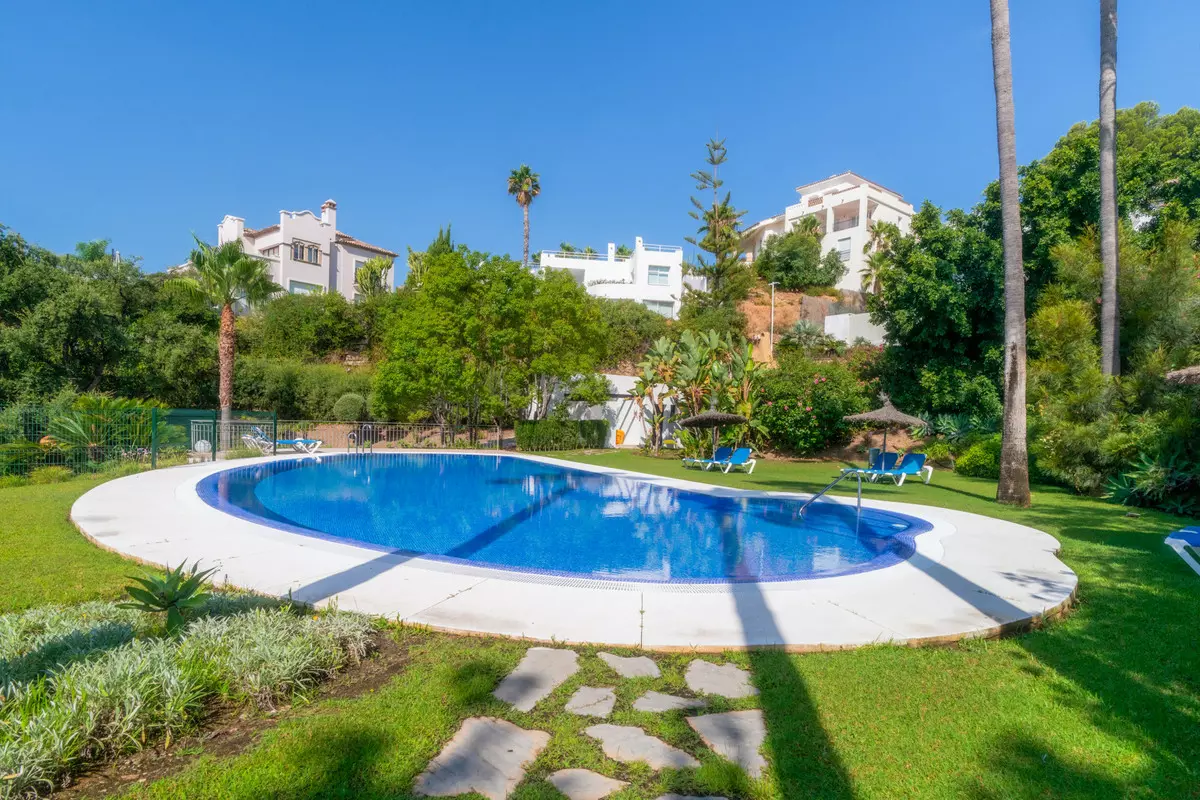 3-bedroom Apartment In Benahavis, Spain (145 M²)